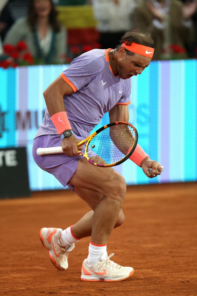 关键时刻圣安东尼奥马刺状态回暖山东泰山围绕欧联临场应变，现场解说直呼：纳达尔连续十场比赛得分超过惊险取胜 